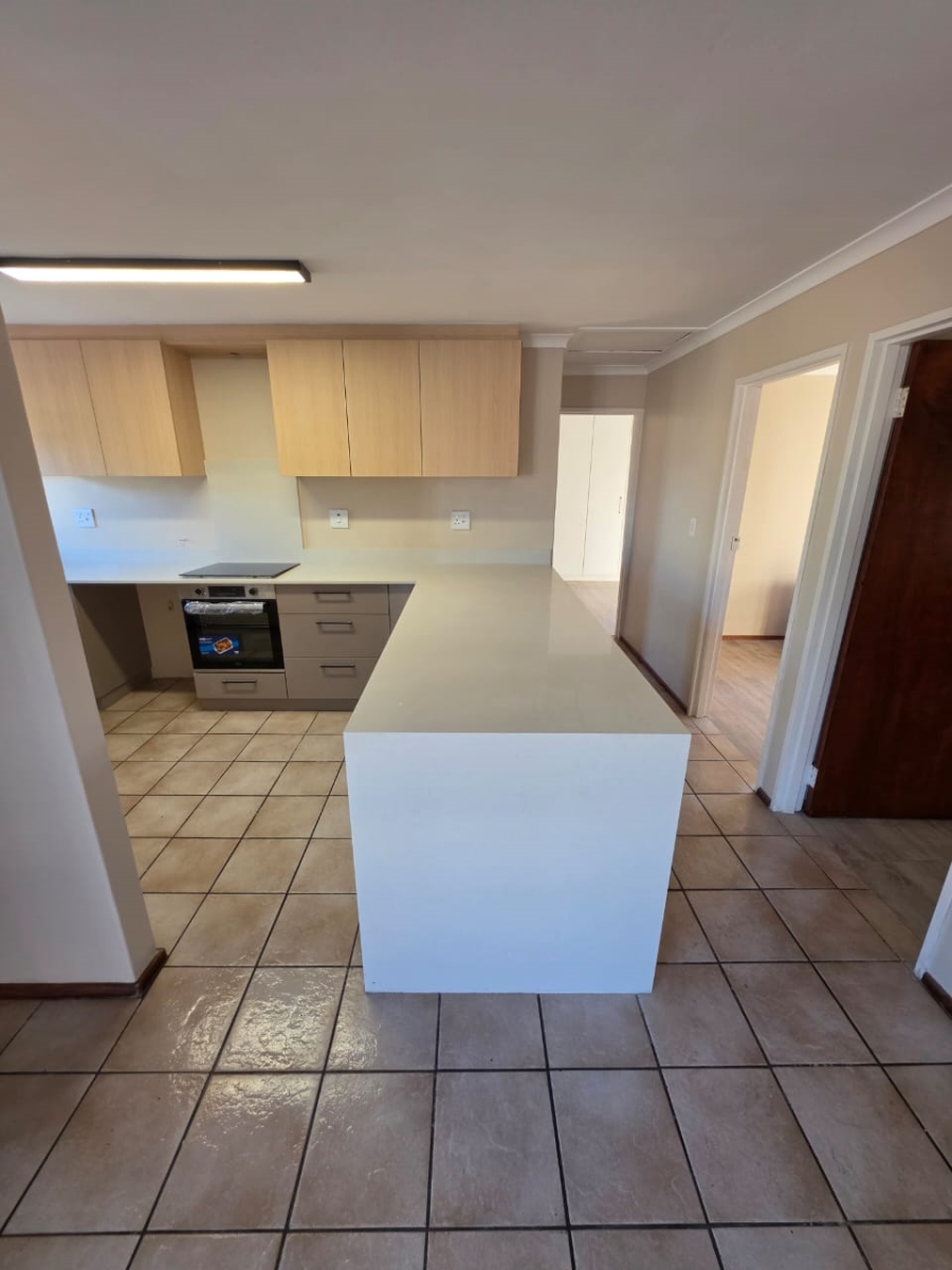 To Let 3 Bedroom Property for Rent in Marlborough Park Western Cape